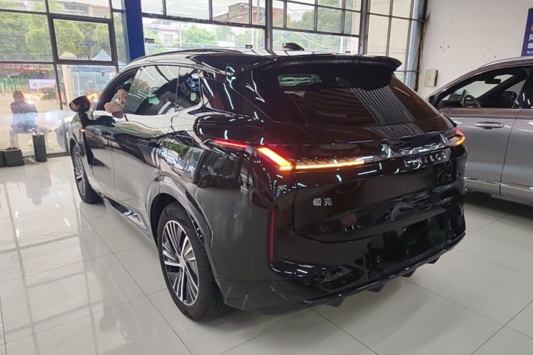 Used Lynk & Co 08 EM-P 2023 120km Long-Range Halo Rear Left 45 Deg