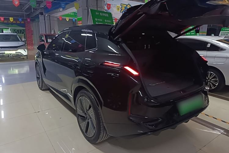 Used Lynk & Co 08 EM-P 2023 120km Long-Range Halo Rear Left 45 Deg