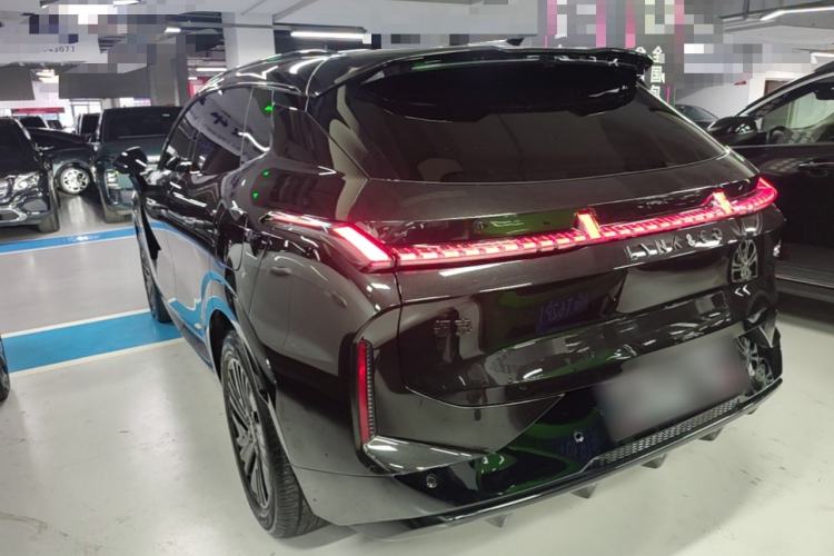 Used Lynk & Co 08 EM-P 2023 120km Long-Range Halo Rear Left 45 Deg