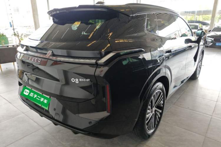 Used Lynk & Co 08 EM-P 2023 120km Long-Range Pro Rear Right 45 Deg