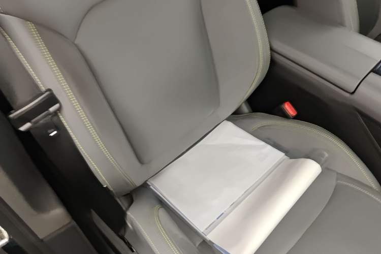 Used Lynk & Co 08 EM-P 2023 120km Long-Range Halo Right Front Seat