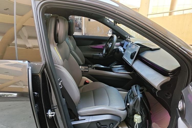Used Lynk & Co 08 EM-P 2023 120km Long-Range Pro Right Front Seat