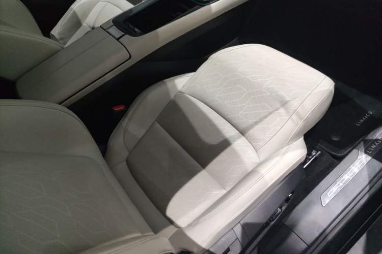 Used Lynk & Co 08 EM-P 2023 245km Ultra-Long Range Halo Right Front Seat