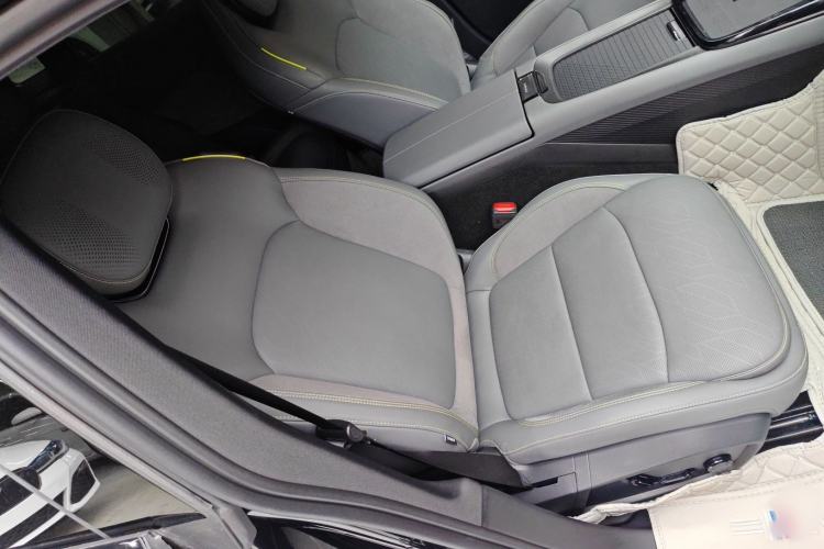 Used Lynk & Co 08 EM-P 2023 120km Long-Range Pro Right Front Seat