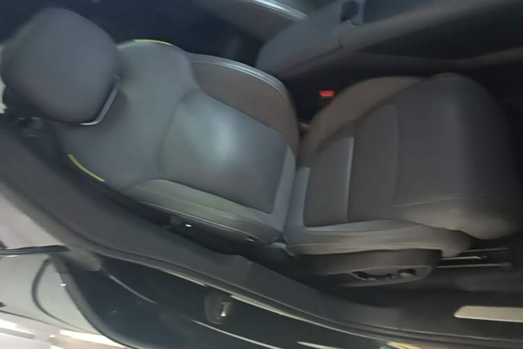 Used Lynk & Co 08 EM-P 2023 120km Long-Range Halo Right Front Seat