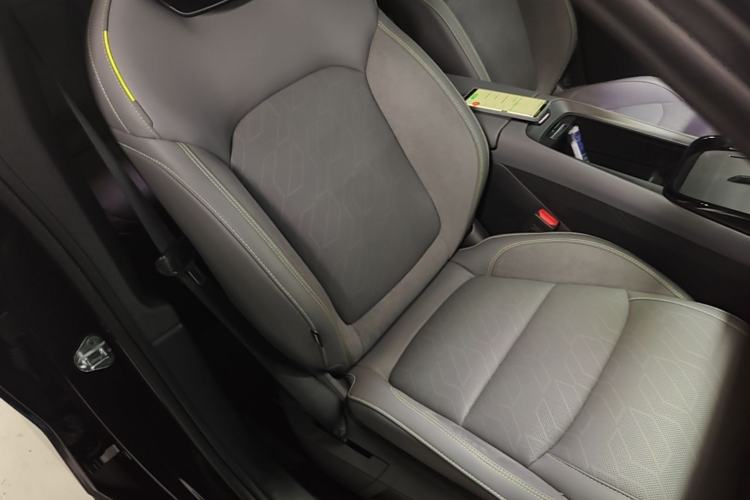 Used Lynk & Co 08 EM-P 2023 120km Long-Range Halo Right Front Seat
