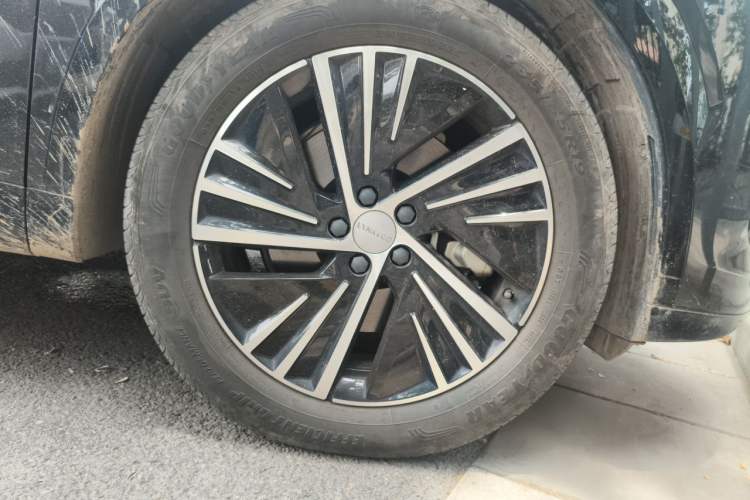 Used Lynk & Co 08 EM-P 2023 120km Long-Range Halo Right Front Wheel Hub
