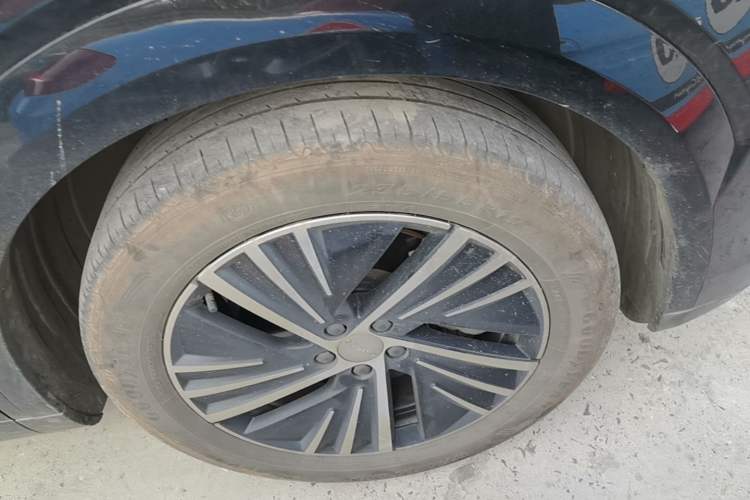 Used Lynk & Co 08 EM-P 2023 120km Long-Range Halo Right Front Wheel Hub