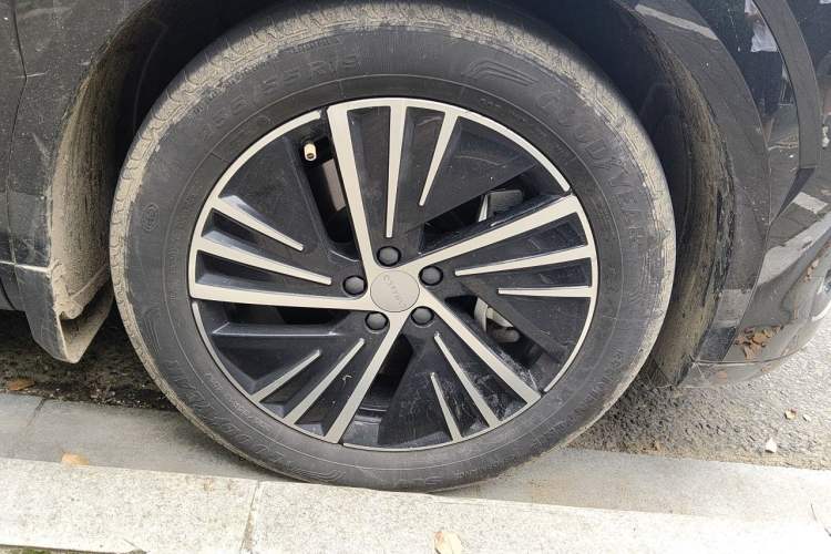 Used Lynk & Co 08 EM-P 2023 245km Ultra-Long Range Halo Right Front Wheel Hub