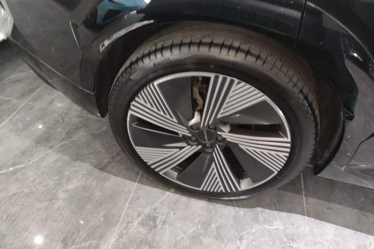 Used Lynk & Co 08 EM-P 2023 245km Ultra-Long Range Halo Right Rear Wheel Hub