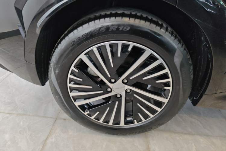 Used Lynk & Co 08 EM-P 2023 120km Long-Range Pro Right Rear Wheel Hub