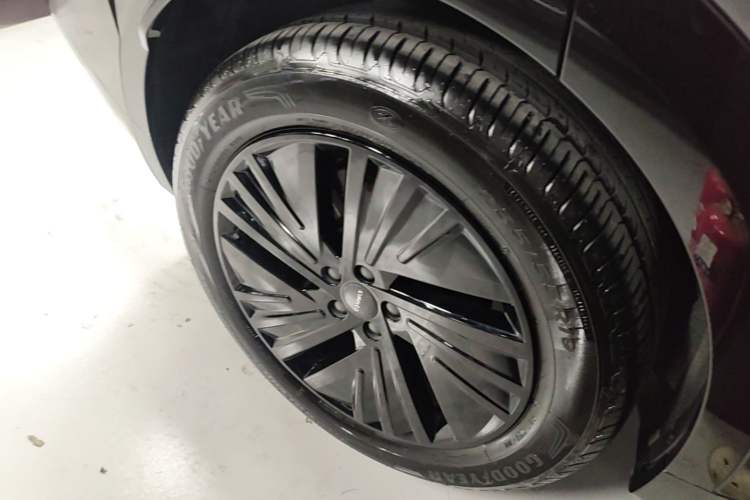 Used Lynk & Co 08 EM-P 2023 120km Long-Range Halo Right Rear Wheel Hub
