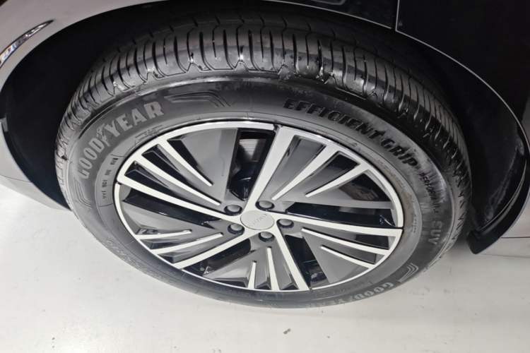 Used Lynk & Co 08 EM-P 2023 120km Long-Range Halo Right Rear Wheel Hub