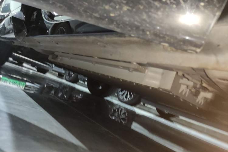 Used Lynk & Co 08 EM-P 2023 245km Ultra-Long Range Halo Right Side Sill
