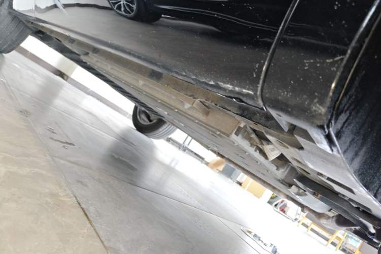 Used Lynk & Co 08 EM-P 2023 120km Long-Range Pro Right Side Sill