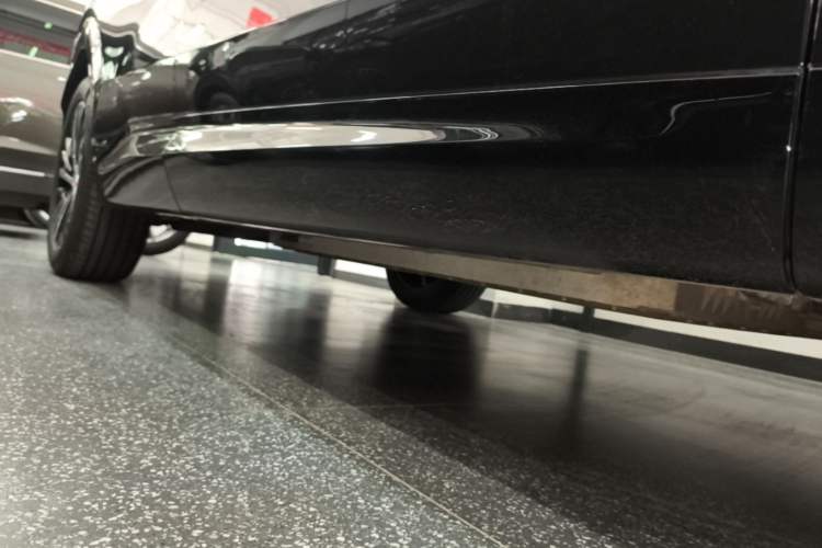 Used Lynk & Co 08 EM-P 2023 245km Ultra-Long Range Halo Right Side Sill