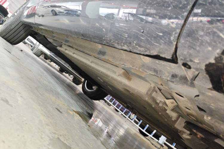 Used Lynk & Co 08 EM-P 2023 120km Long-Range Pro Right Side Sill