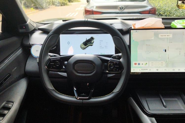 Used Lynk & Co 08 EM-P 2023 245km Ultra-Long Range Halo Steering Wheel