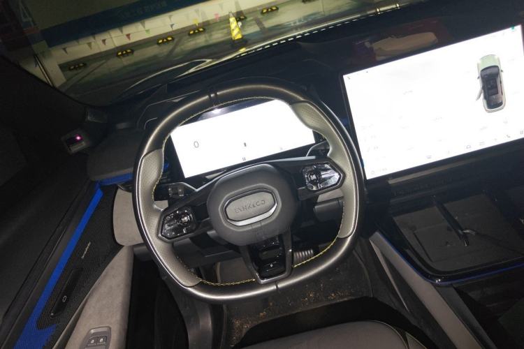 Used Lynk & Co 08 EM-P 2023 220km All-Wheel-Drive Performance Halo Steering Wheel
