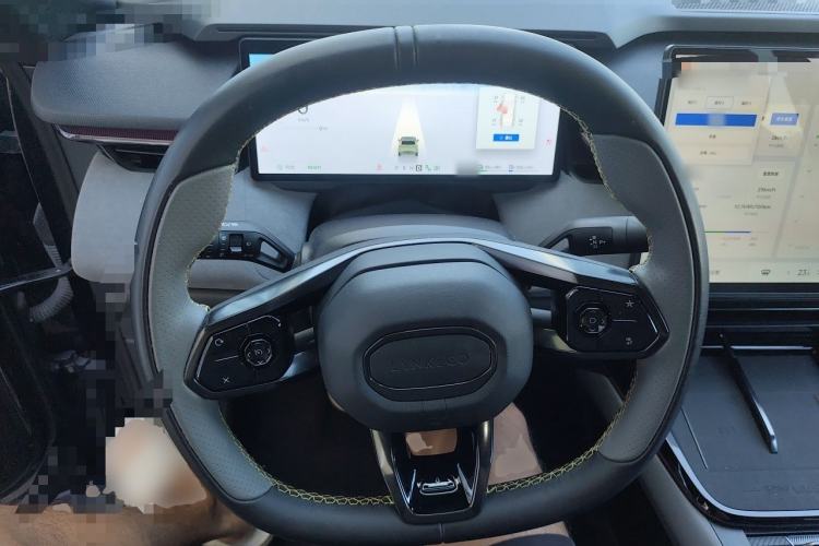 Used Lynk & Co 08 EM-P 2023 120km Long-Range Pro Steering Wheel