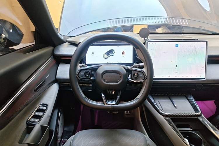 Used Lynk & Co 08 EM-P 2023 120km Long-Range Pro Steering Wheel