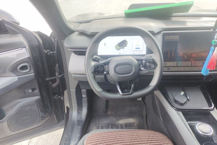 Used Lynk & Co 08 EM-P 2023 120km Long-Range Pro Steering Wheel