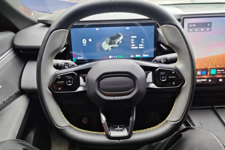 Used Lynk & Co 08 EM-P 2023 120km Long-Range Pro Steering Wheel