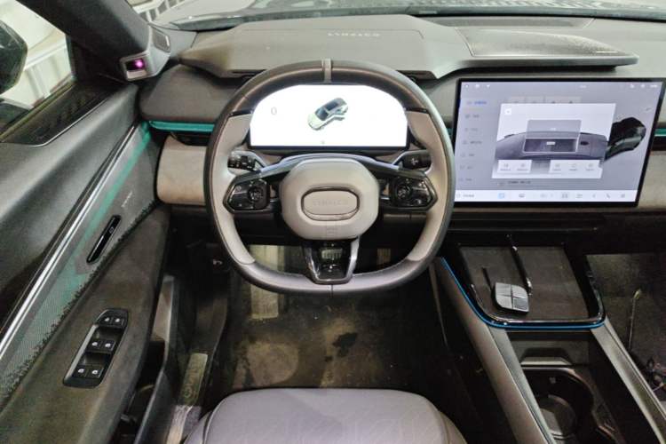 Used Lynk & Co 08 EM-P 2023 120km Long-Range Pro Steering Wheel