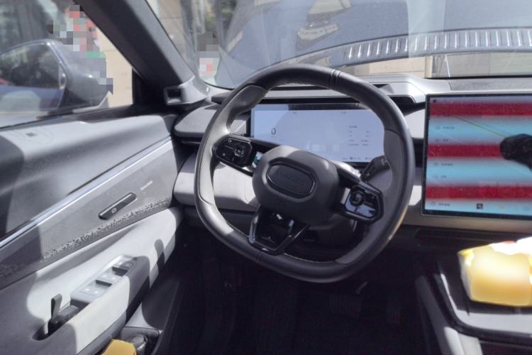 Used Lynk & Co 08 EM-P 2023 120km Long-Range Halo Steering Wheel