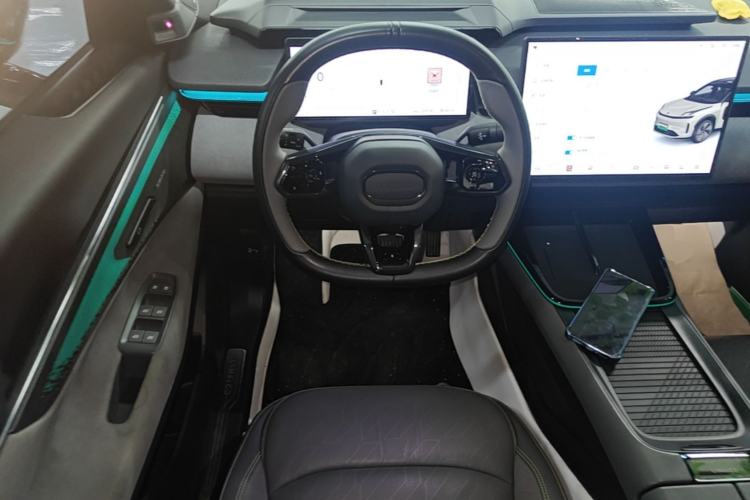 Used Lynk & Co 08 EM-P 2023 120km Long-Range Halo Steering Wheel