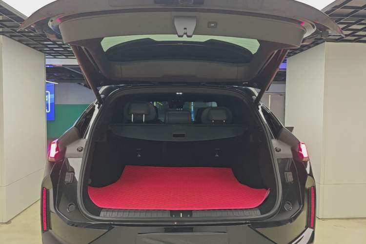 Used Lynk & Co 08 EM-P 2023 120km Long-Range Halo Trunk