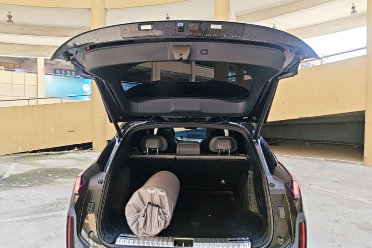 Used Lynk & Co 08 EM-P 2023 120km Long-Range Pro Trunk