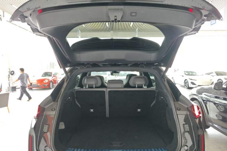 Used Lynk & Co 08 EM-P 2023 120km Long-Range Pro Trunk