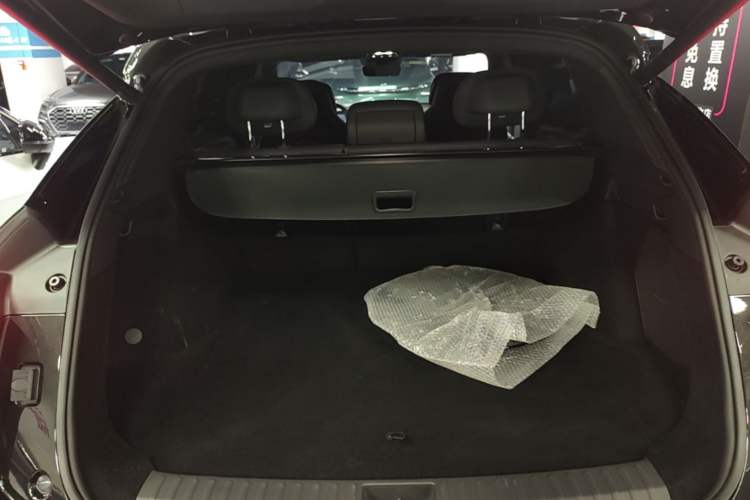 Used Lynk & Co 08 EM-P 2023 120km Long-Range Halo Trunk