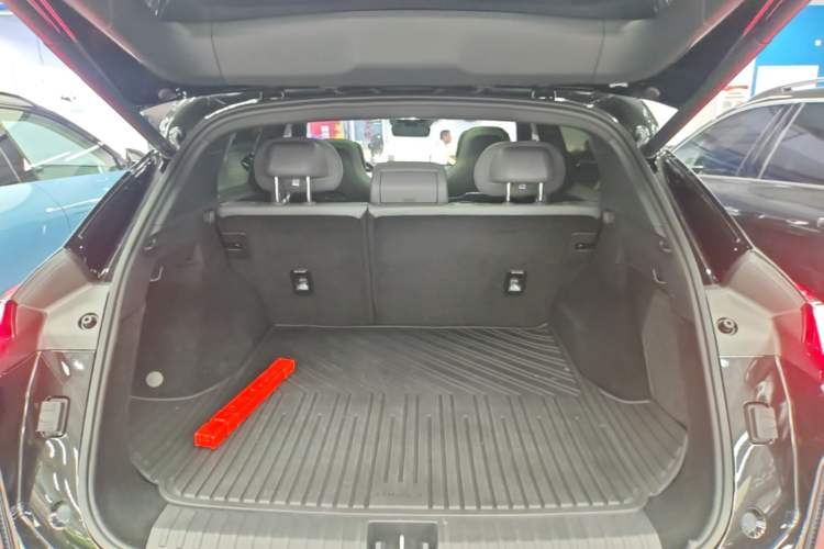 Used Lynk & Co 08 EM-P 2023 120km Long-Range Halo Trunk