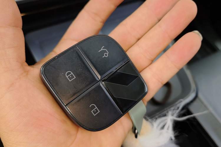 Used Lynk & Co 08 EM-P 2023 120km Long-Range Halo Vehicle Key
