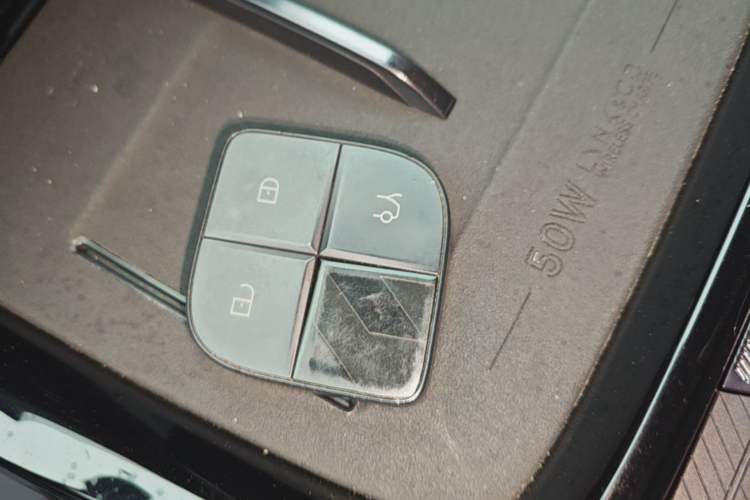 Used Lynk & Co 08 EM-P 2023 120km Long-Range Halo Vehicle Key