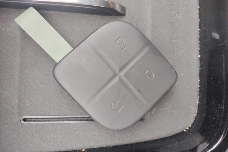 Used Lynk & Co 08 EM-P 2023 120km Long-Range Pro Vehicle Key