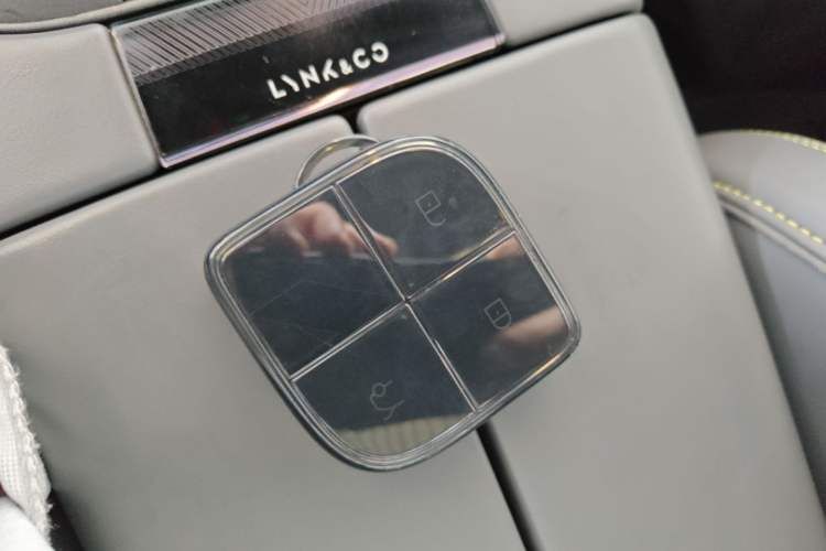Used Lynk & Co 08 EM-P 2023 120km Long-Range Pro Vehicle Key