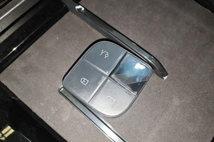 Used Lynk & Co 08 EM-P 2023 120km Long-Range Pro Vehicle Key
