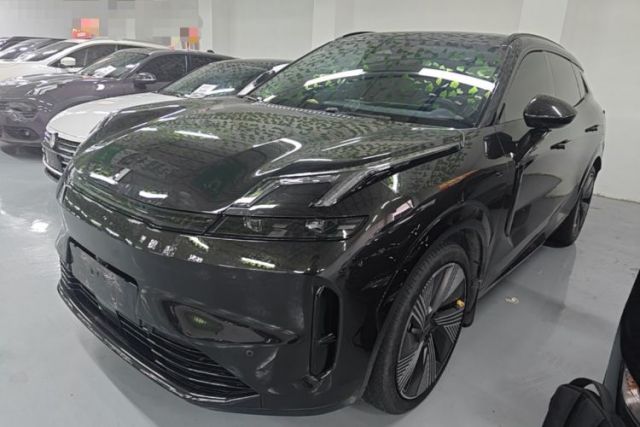 Used Lynk & Co 08 EM-P 2023 120km Long-Range Halo