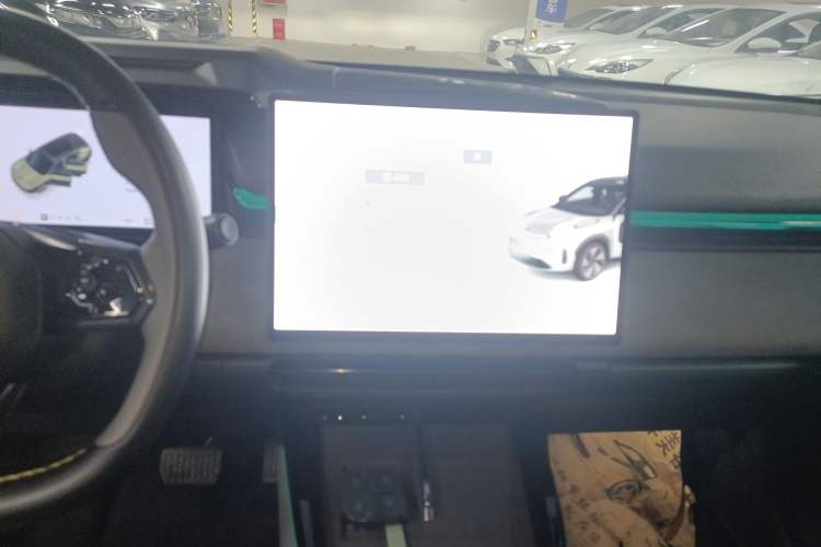 Used Lynk & Co 08 EM-P 2023 220 km Limited-Time Edition Audio And AC Panel