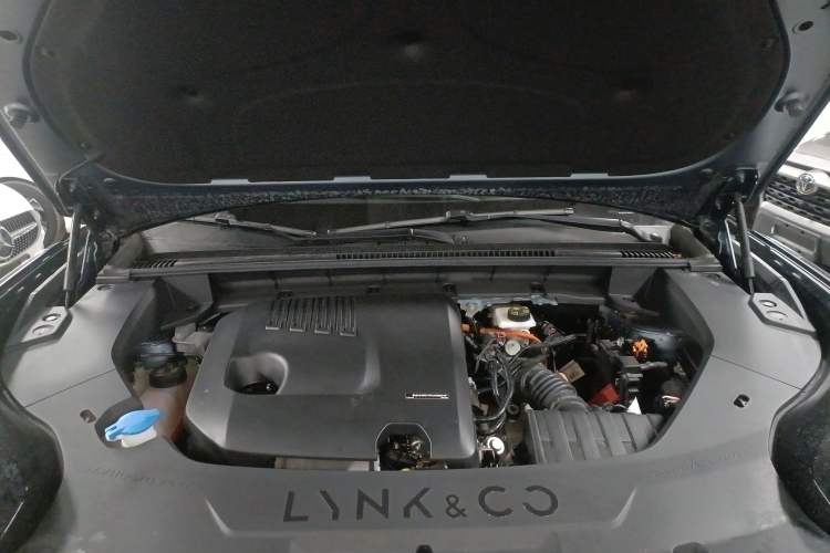 Used Lynk & Co 08 EM-P 2023 220 km Limited-Time Edition Engine Bay