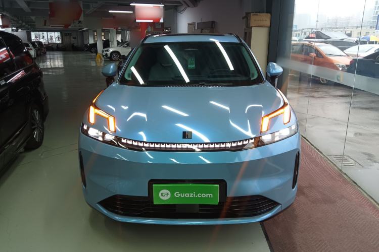 Used Lynk & Co 08 EM-P 2023 220km All-Wheel-Drive Performance Halo Exterior 1