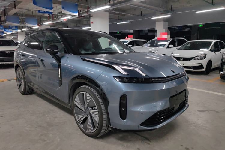Used Lynk & Co 08 EM-P 2023 220km All-Wheel-Drive Performance Halo Exterior 2