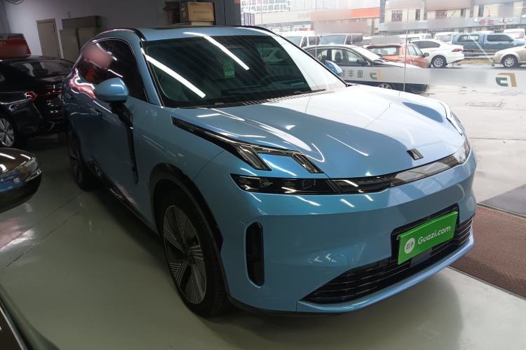 Used Lynk & Co 08 EM-P 2023 220km All-Wheel-Drive Performance Halo Exterior 2