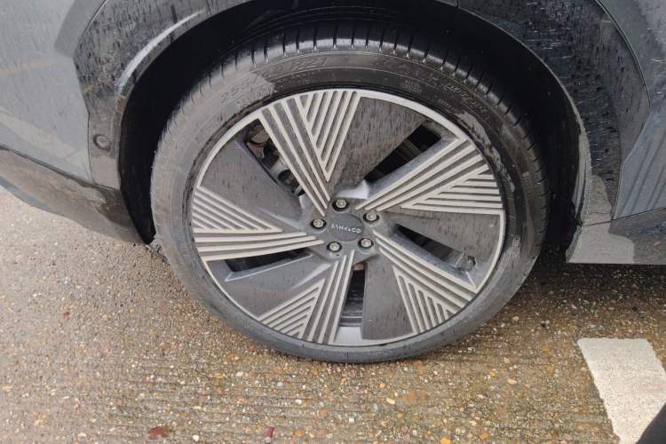 Used Lynk & Co 08 EM-P 2023 220km All-Wheel-Drive Performance Halo Exterior 5