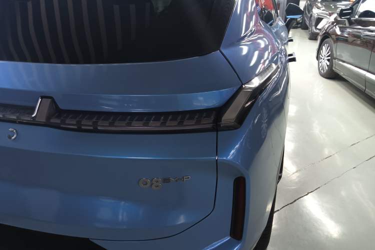 Used Lynk & Co 08 EM-P 2023 220km All-Wheel-Drive Performance Halo Exterior 6