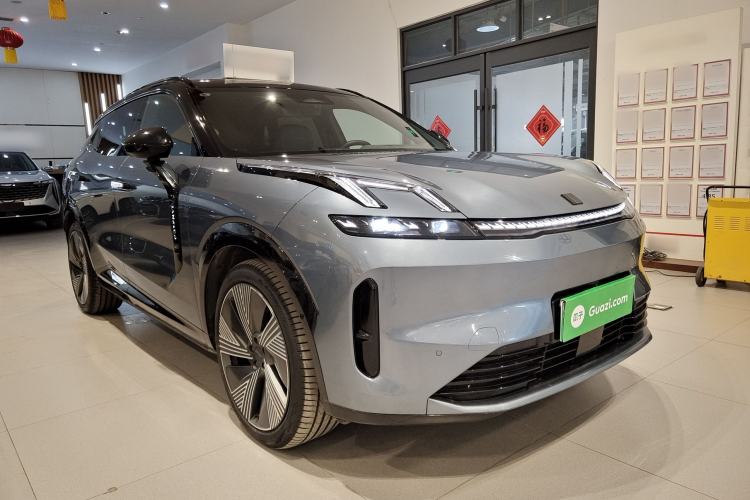 Used Lynk & Co 08 EM-P 2023 220km All-Wheel-Drive Performance Halo Exterior 7