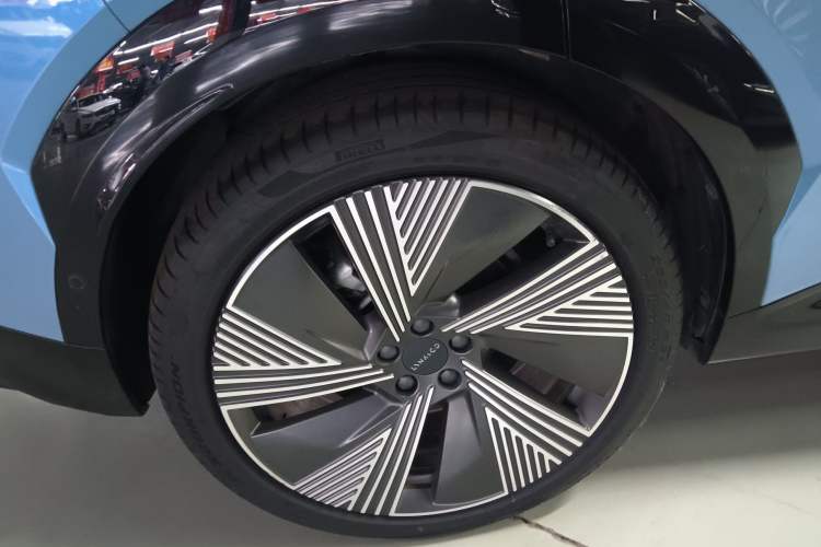 Used Lynk & Co 08 EM-P 2023 220km All-Wheel-Drive Performance Halo Exterior 8